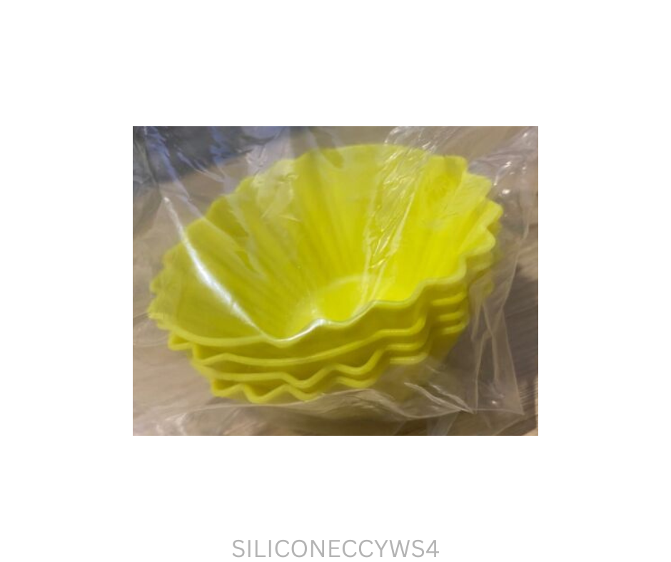 Tupperware Silicone - Cupcake - Yellow - Set of 4
